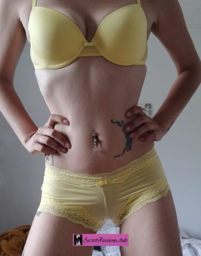 Wet n worn silky yellow set