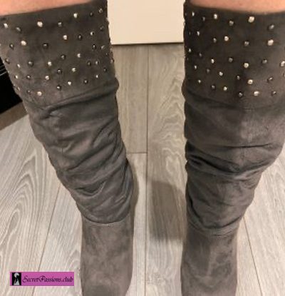 Worn Suede High Heels Boots🦶🏾