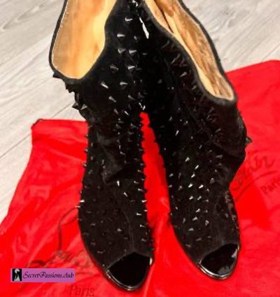 Stinky Louboutin High Heels Boots🦶🏾