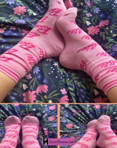💗 “Barbie Overload” – Baby Pink Logo Socks (Worn)